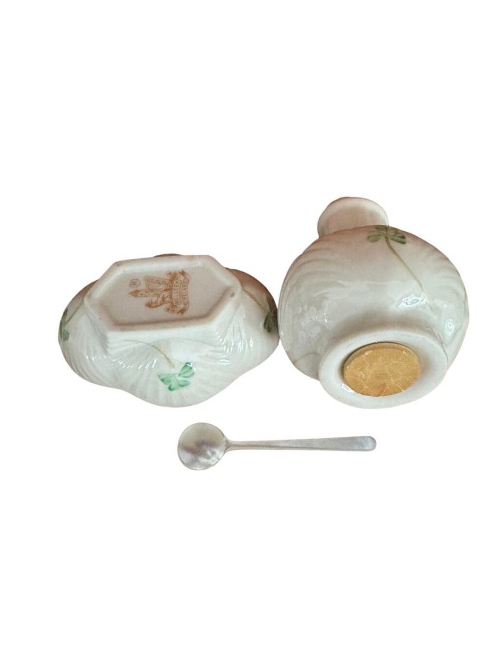 Belleek Ireland Shamrock Salt & Pepper Shaker Set with Stopper - Picture 4 of 10